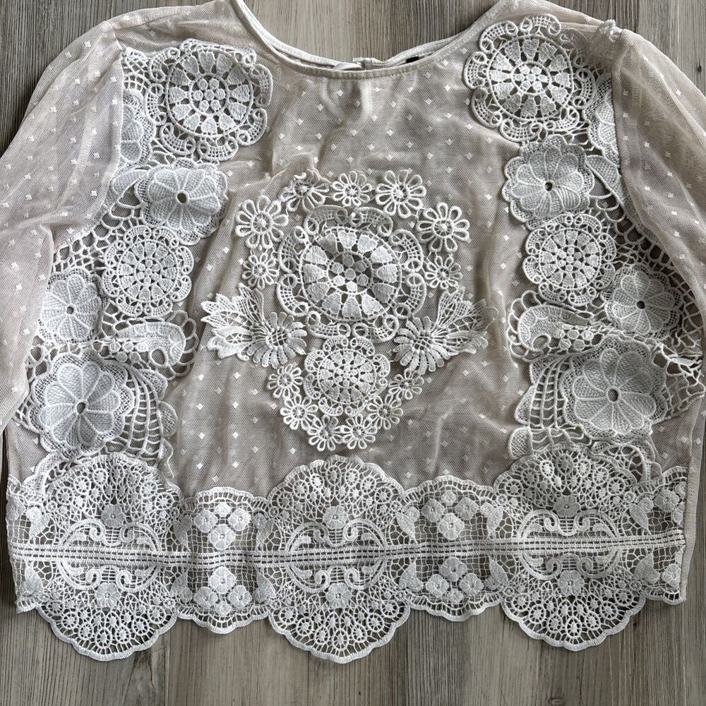 Valleygirl White Sheer Lace Mesh Long Sleeve Crop Top Floral Scalloped Hem Med